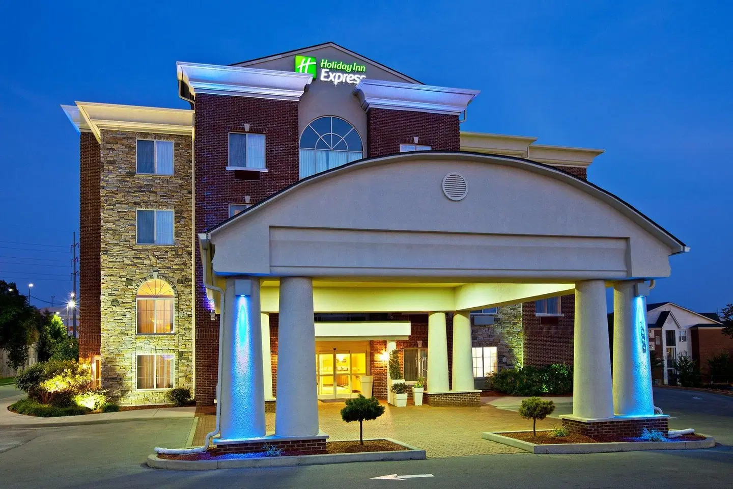 Holiday Inn Express & Suites Lexington-Downtown/University EXTERIOR