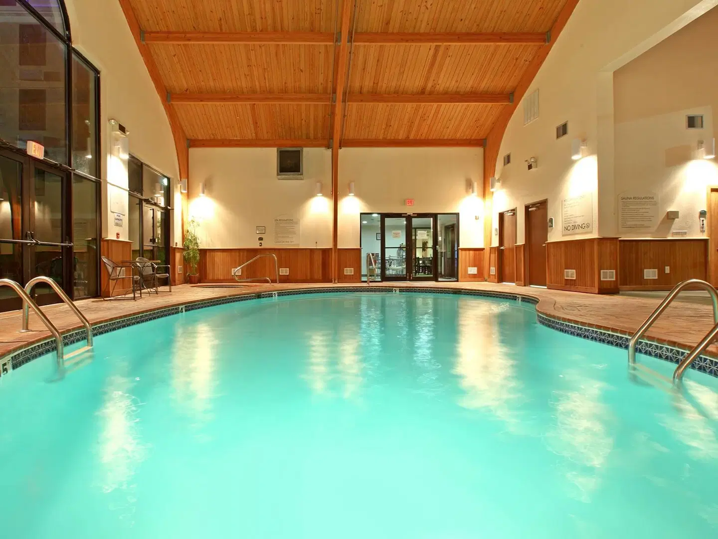 Holiday Inn Express & Suites Harrison by IHG Hallenbad