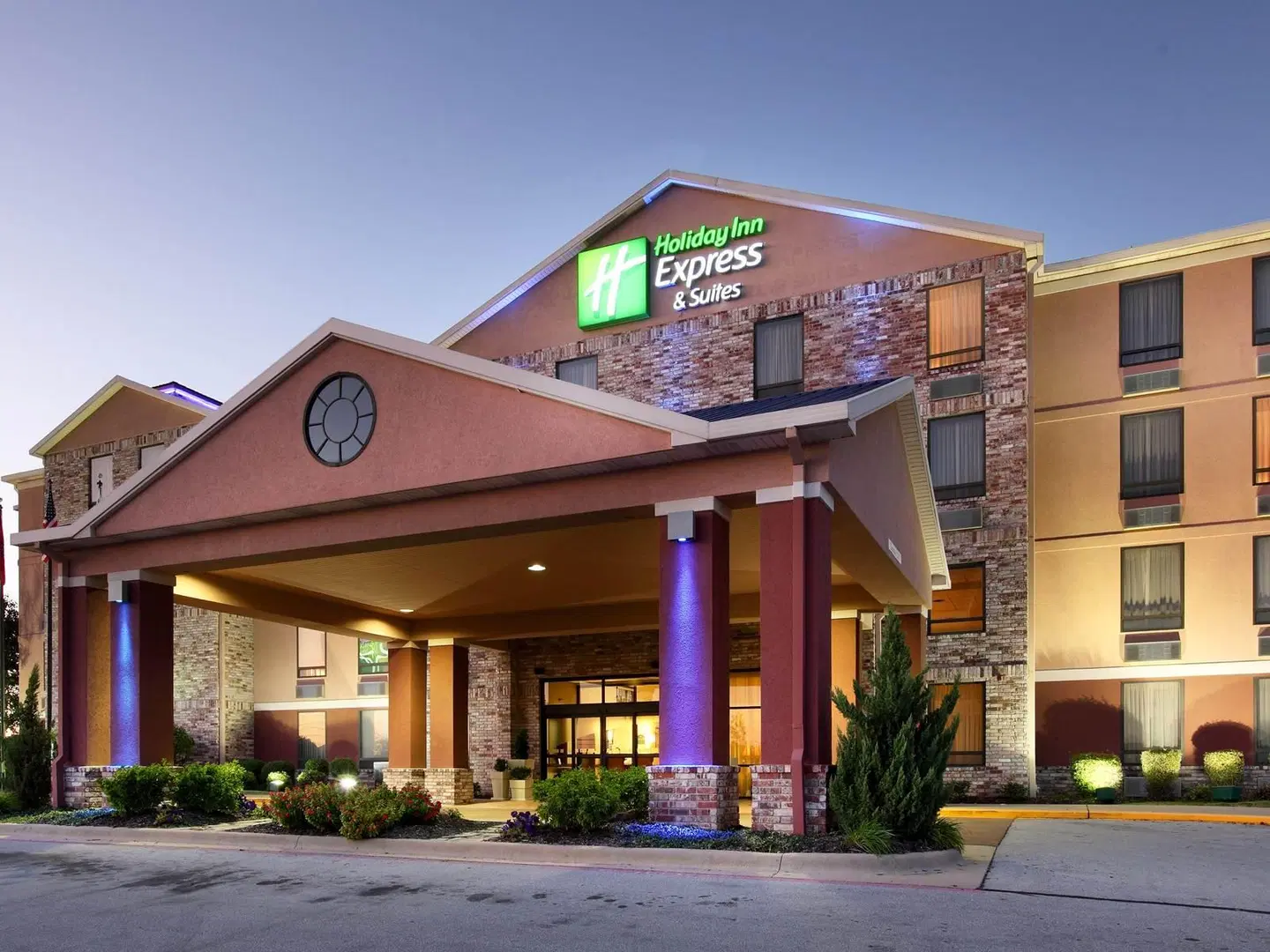 Holiday Inn Express & Suites Harrison by IHG EXTERIOR