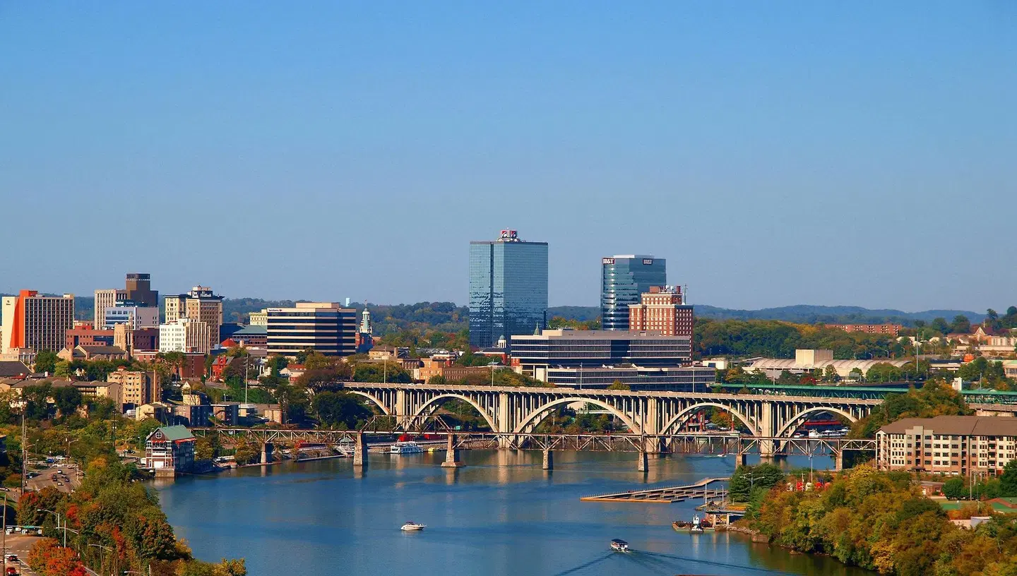Holiday Inn Express & Suites Knoxville-North-I-75 Exit 112 by IHG OUTDOOR_POOL
