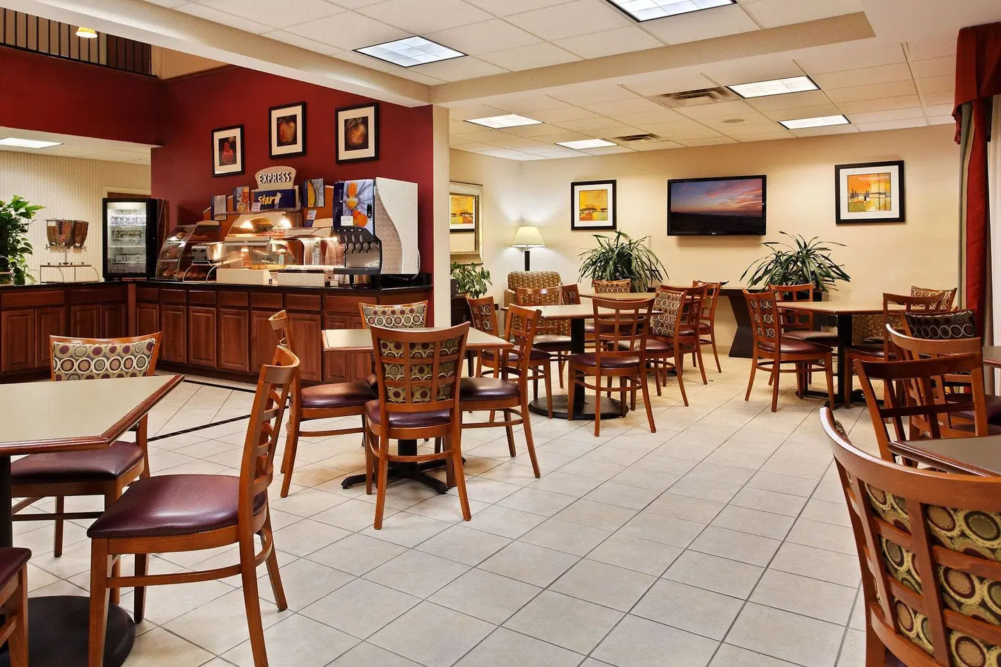 Holiday Inn Express & Suites Knoxville-North-I-75 Exit 112 by IHG Bar