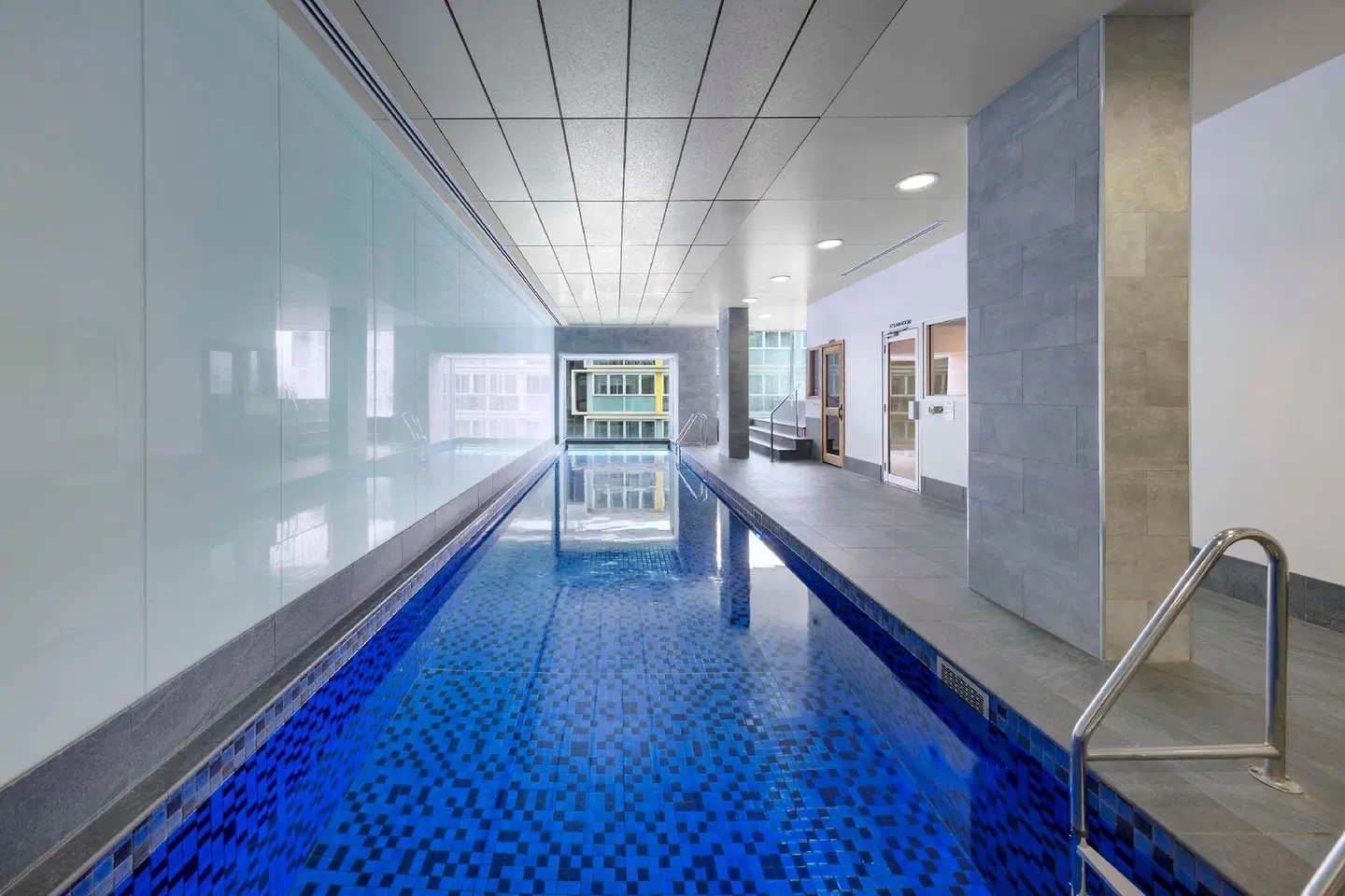 iStay Precinct Adelaide Hallenbad
