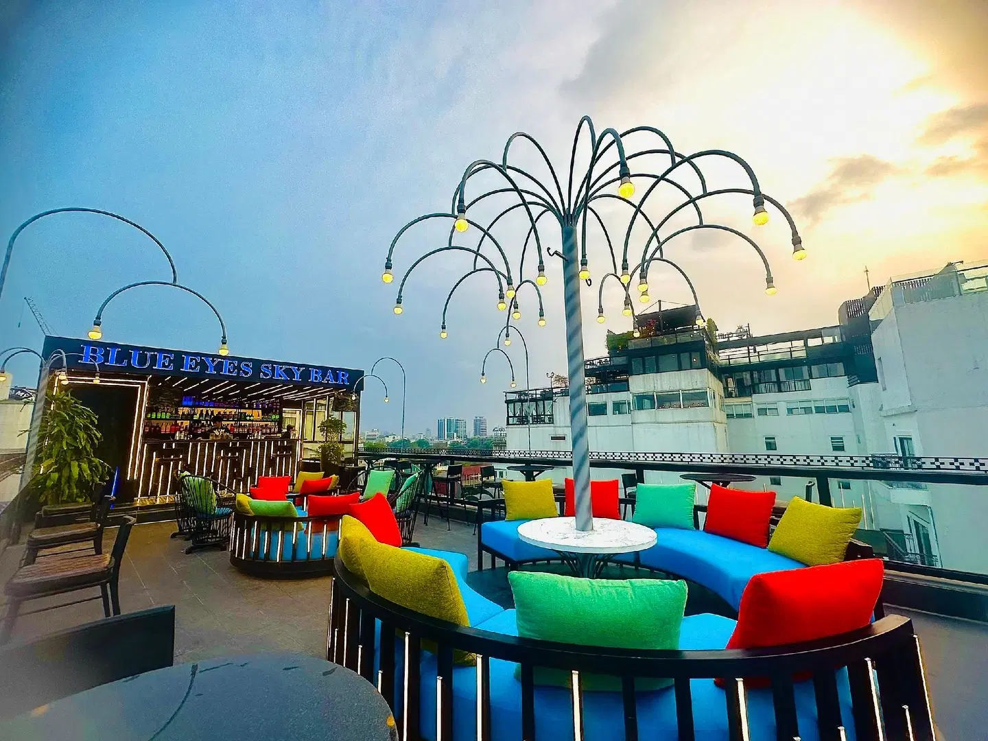 Shining Central Hotel & Spa Bar