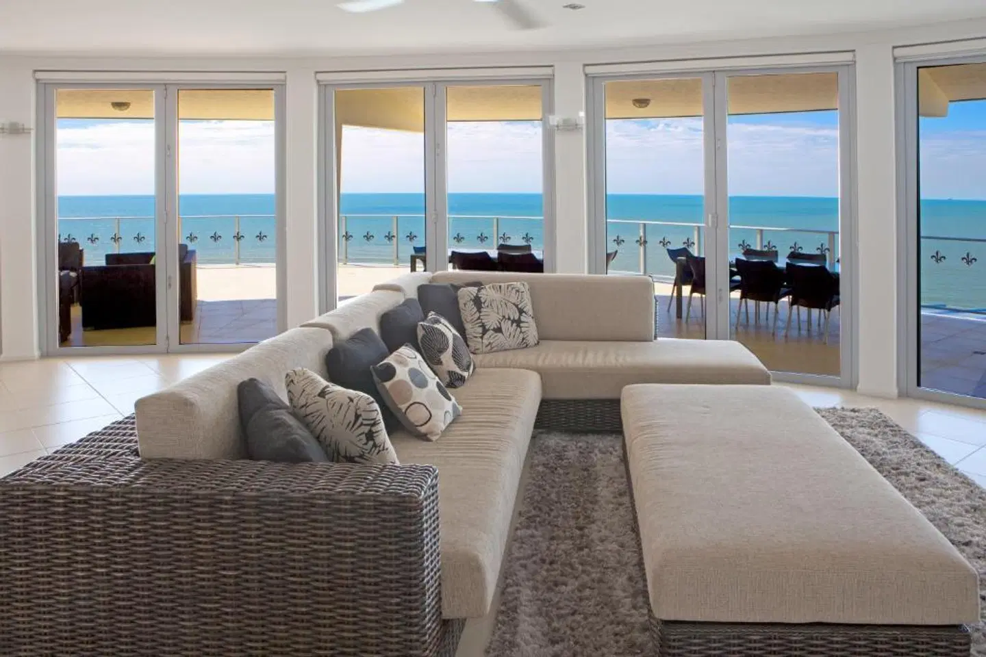 Vue Apartments Trinity Beach LOUNGE_LOBBY
