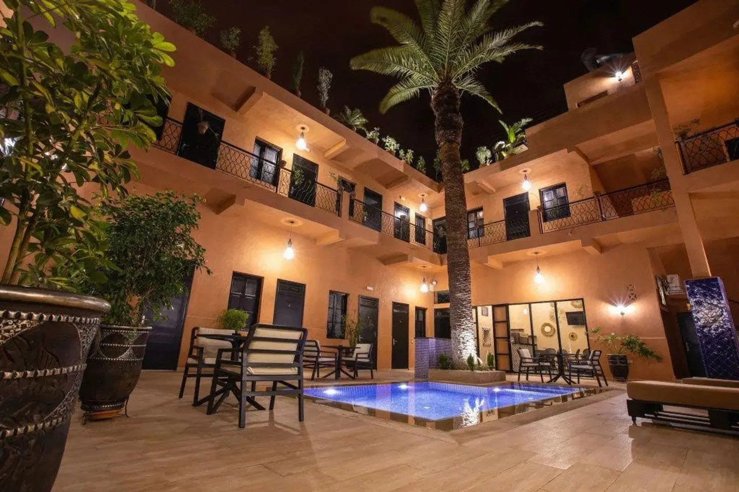 HOTEL TOULOUSAIN EXTERIOR