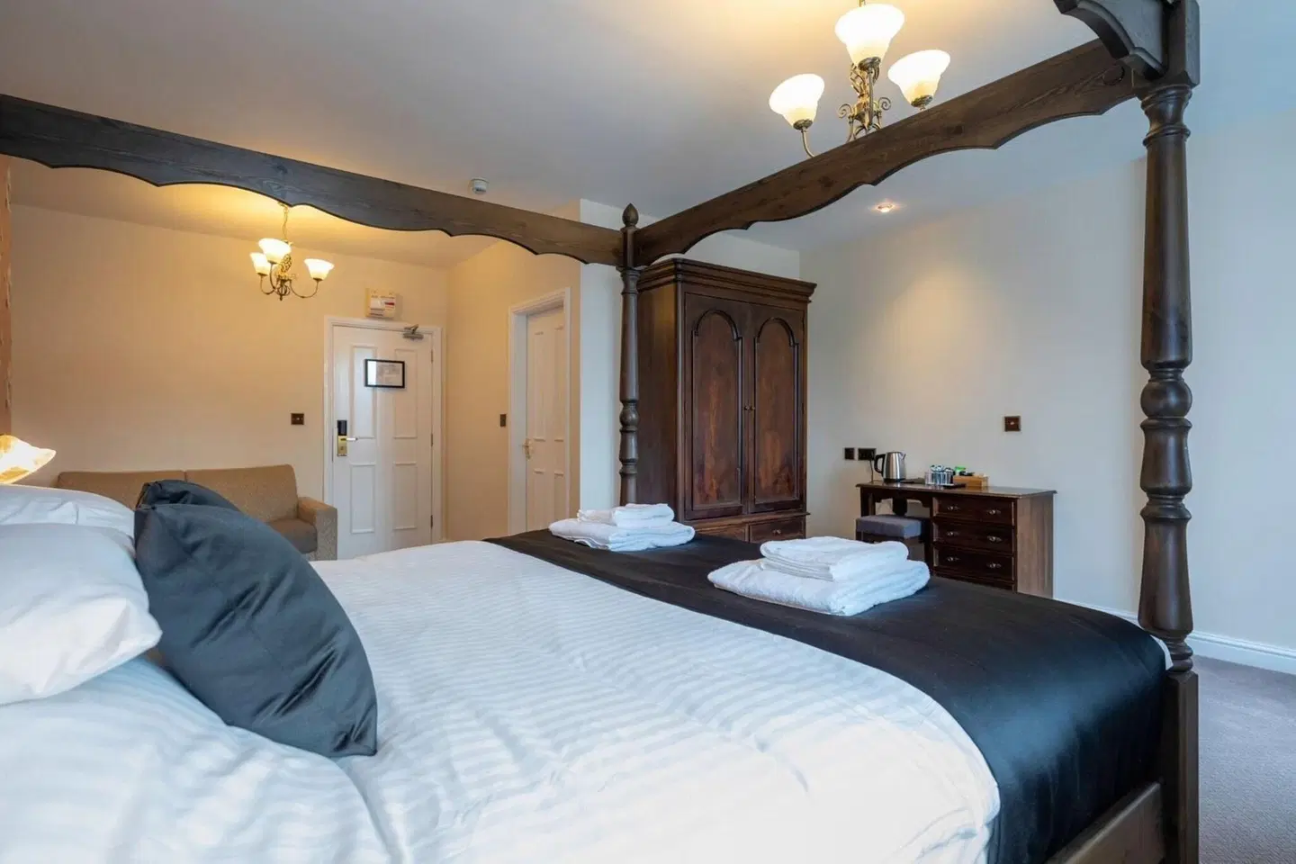 White Lion Royal Hotel ROOM_EXAMPLE