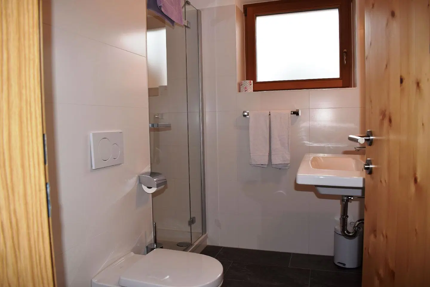 Garni Helvetia Badezimmer