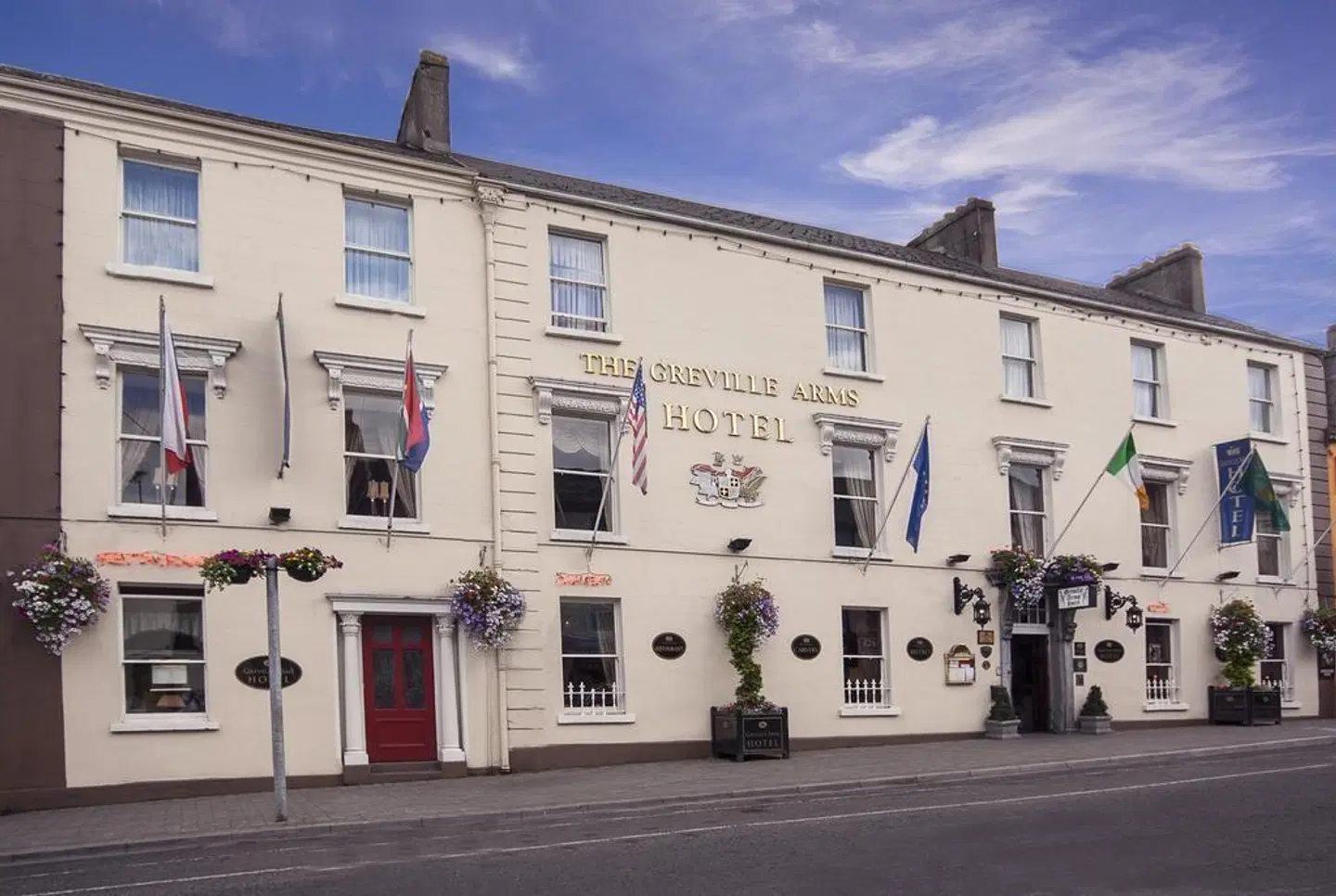 Greville Arms EXTERIOR