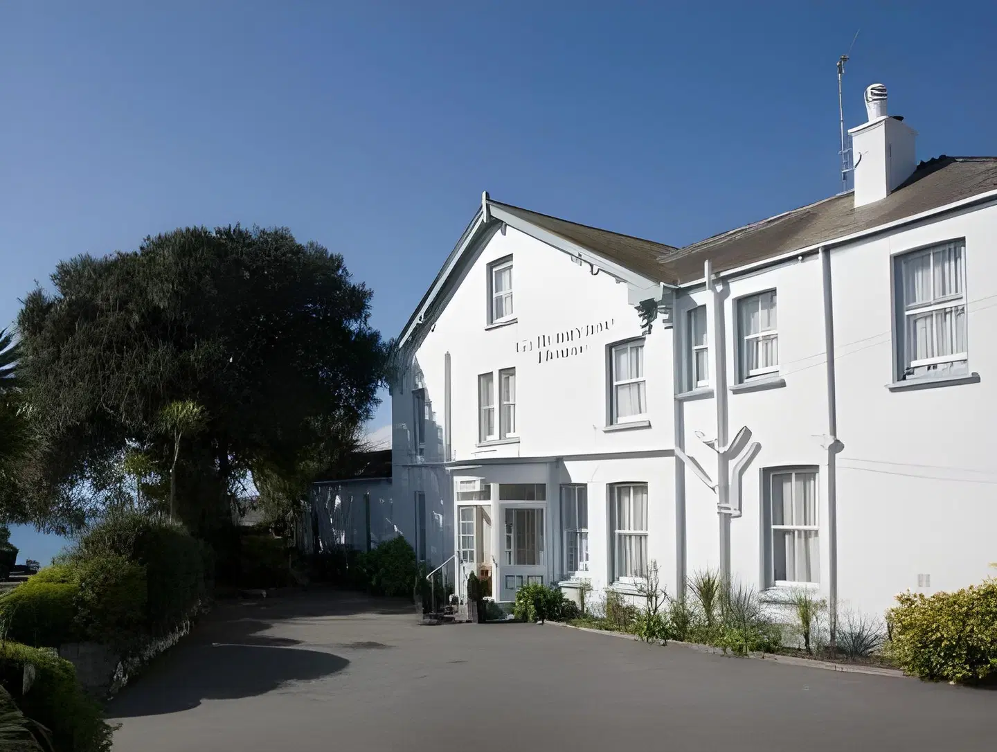 Gyllyngvase House EXTERIOR