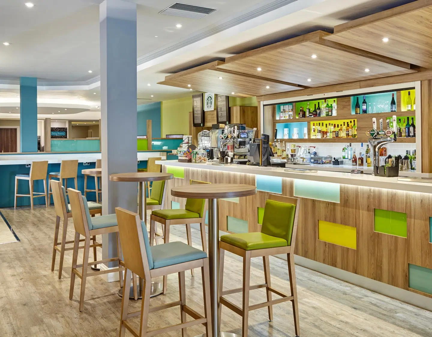 Holiday Inn Cardiff - North M4, Jct.32 by IHG Bar