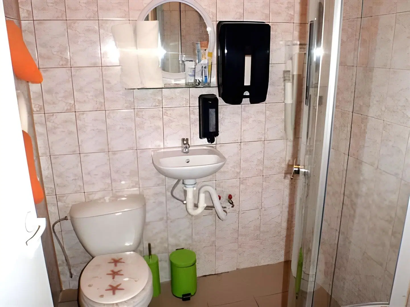 Geltona Badezimmer