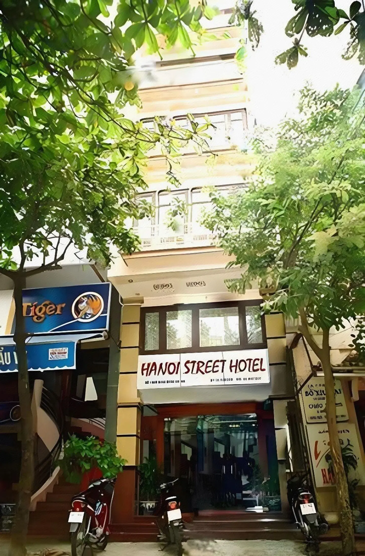 Hanoi Street EXTERIOR