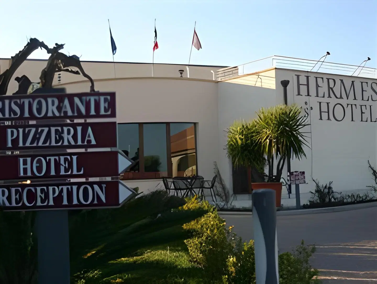 Hermes Hotel EXTERIOR