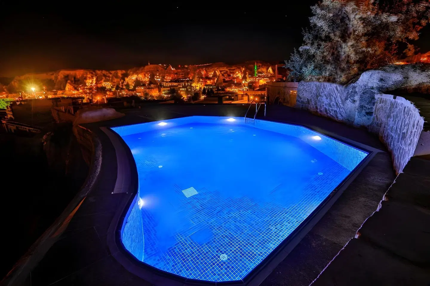Cappadocia Caves Hotel OUTDOOR_POOL