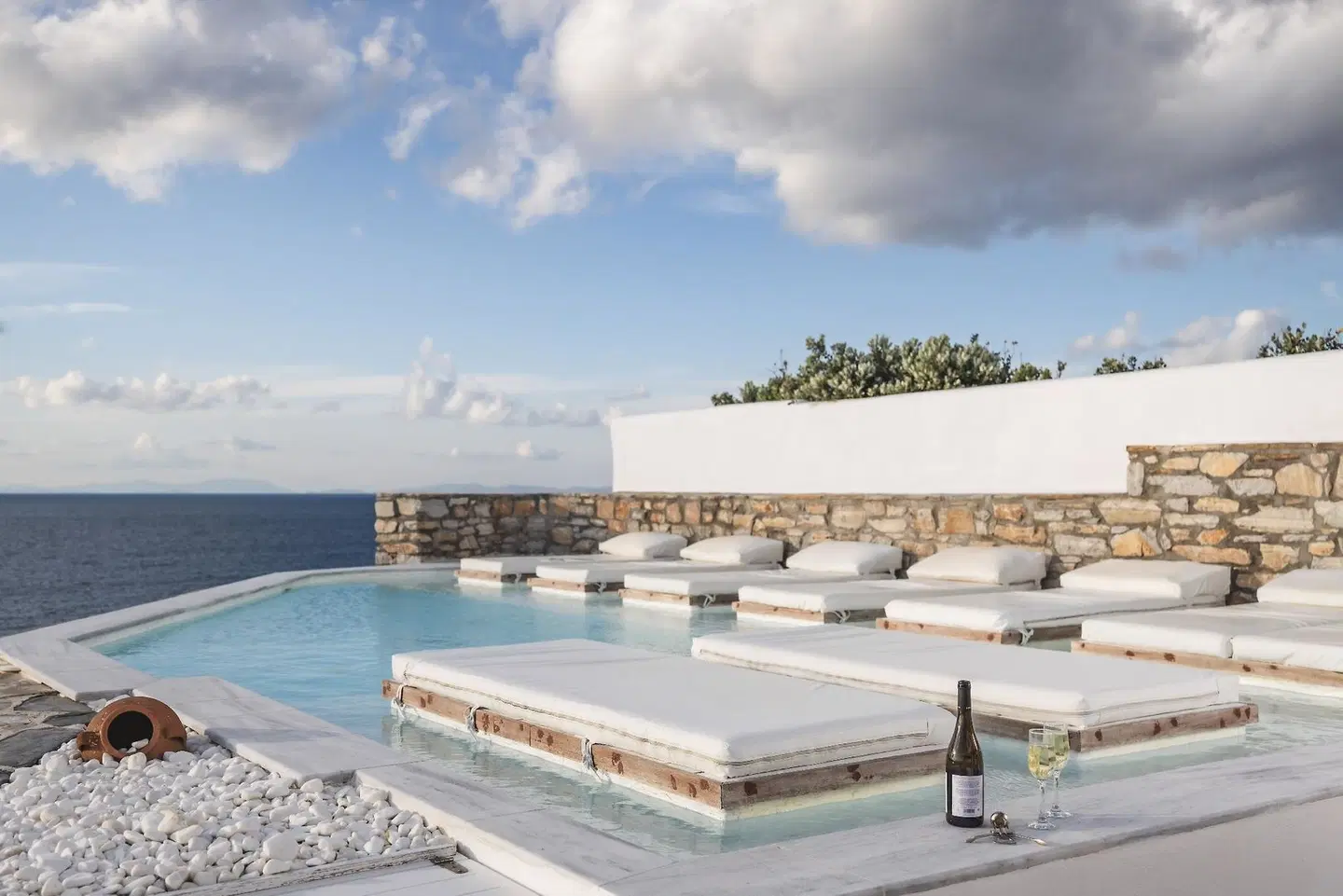 Iliada Studios OUTDOOR_POOL