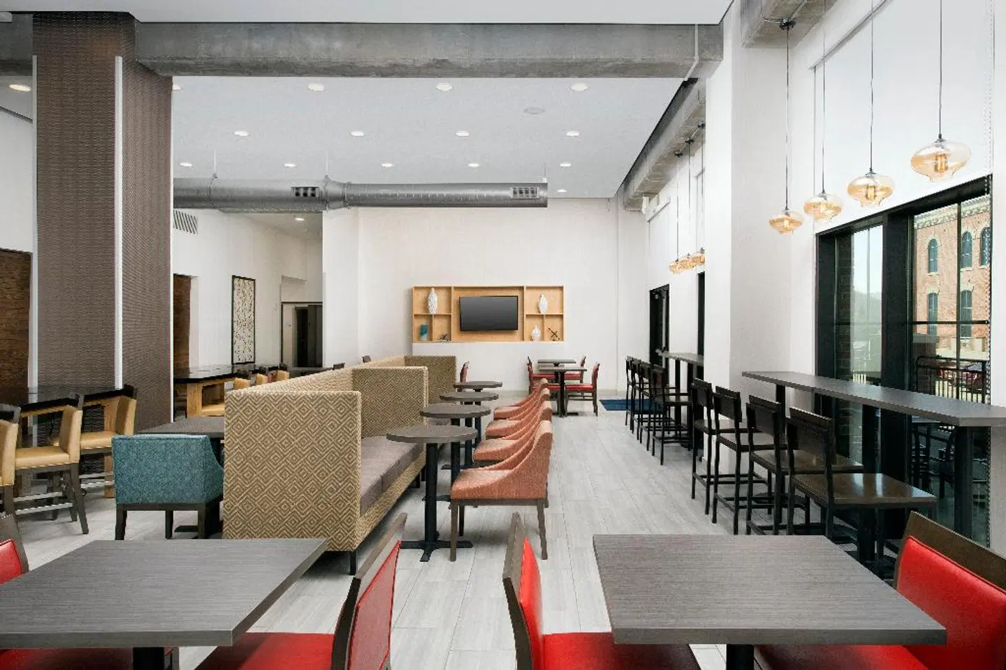 Holiday Inn Express Pensacola Downtown by IHG Bar