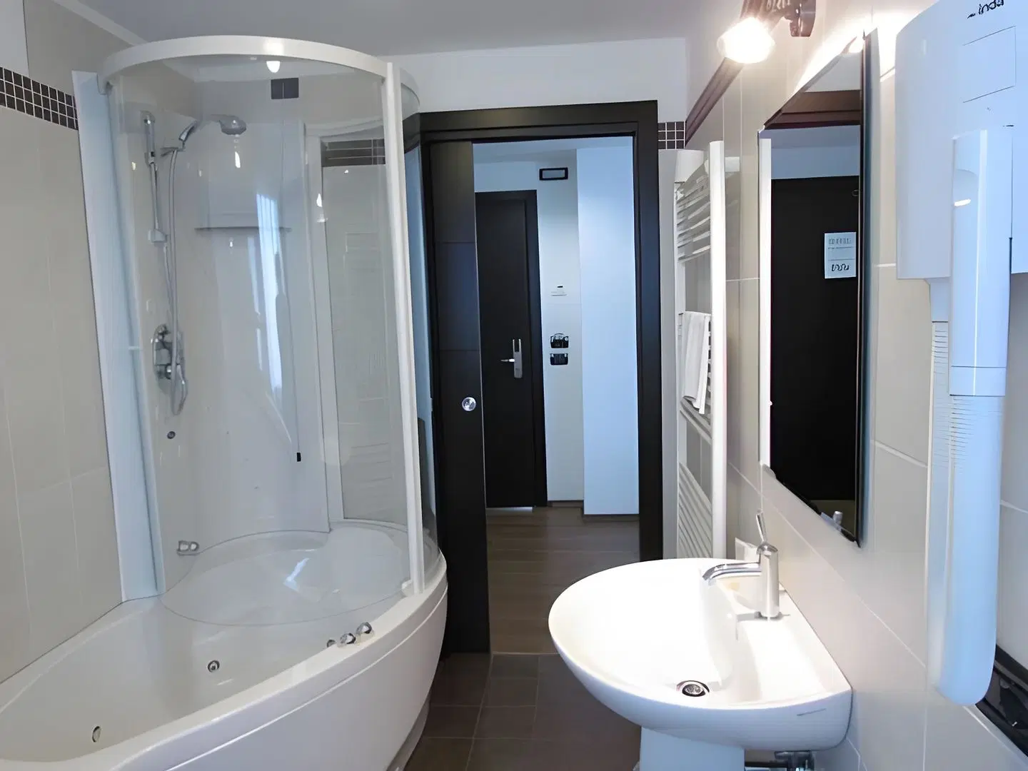 Hotel Leon Bianco Badezimmer