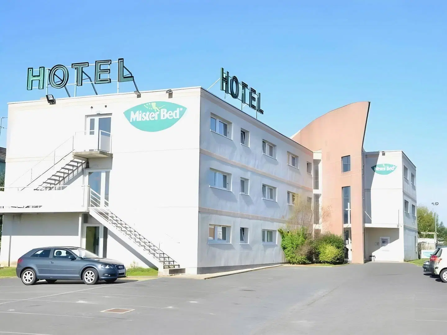 Mister Bed Tours EXTERIOR