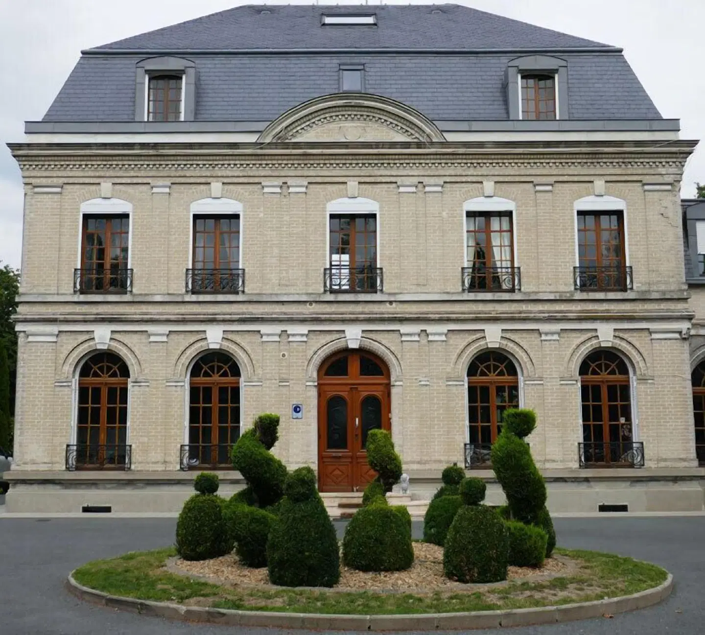 L'Inattendu EXTERIOR