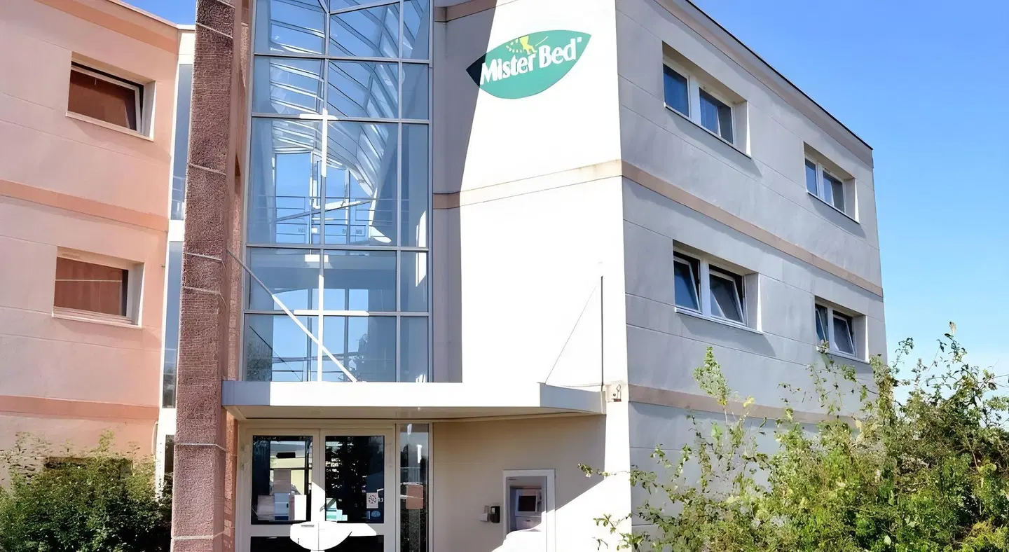 Mister Bed Tours EXTERIOR