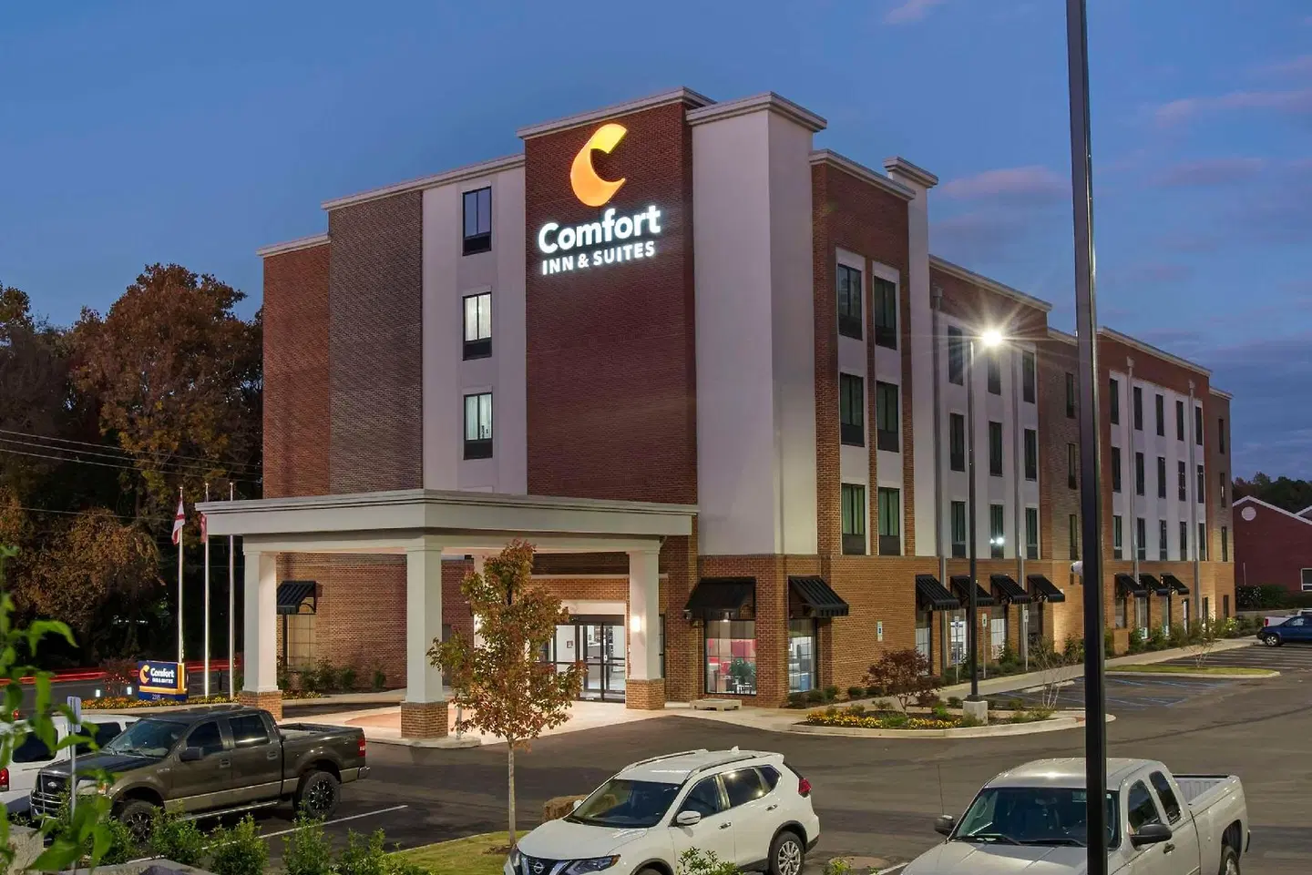 Comfort Inn & Suites Downtown near University EXTERIOR