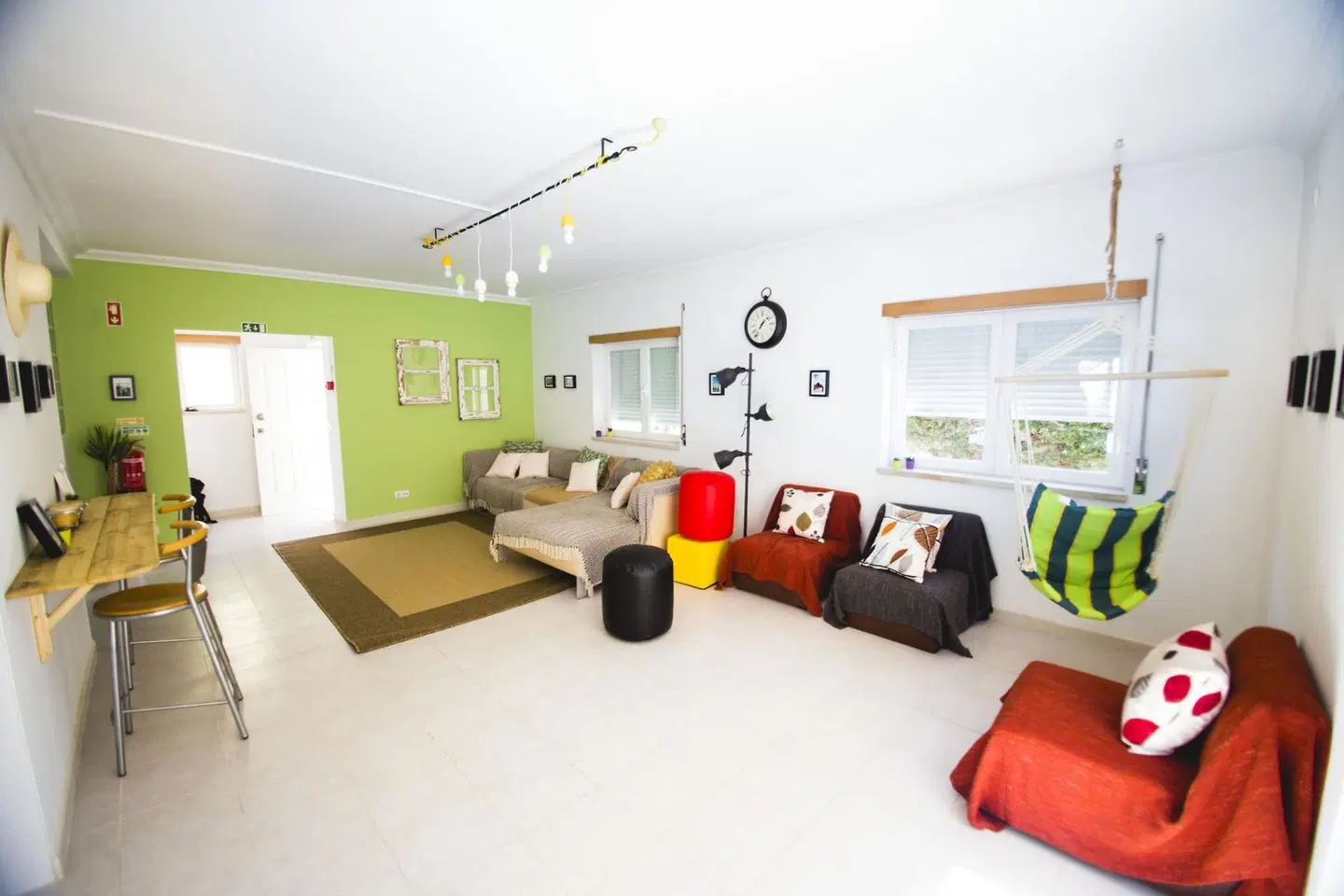 Pineapple Surf House MODEL_IMPRESSION