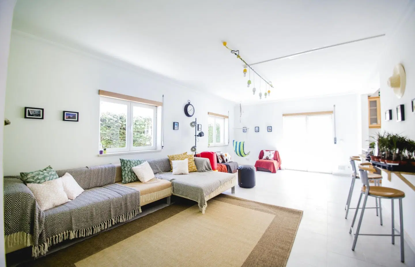 Pineapple Surf House ROOM_EXAMPLE
