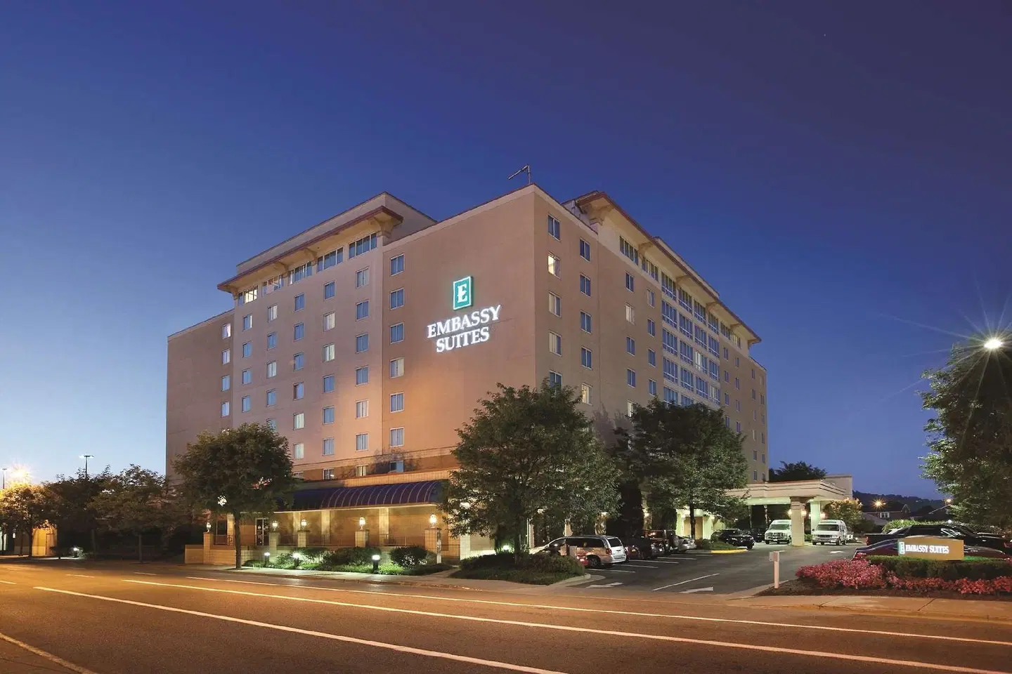 Embassy Suites by Hilton Charleston EXTERIOR