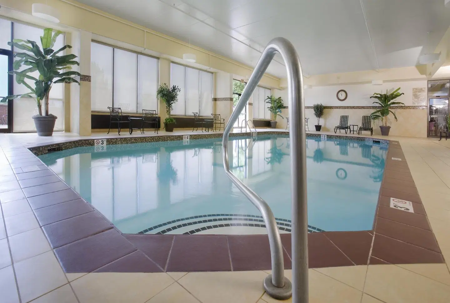 Embassy Suites by Hilton Charleston Hallenbad