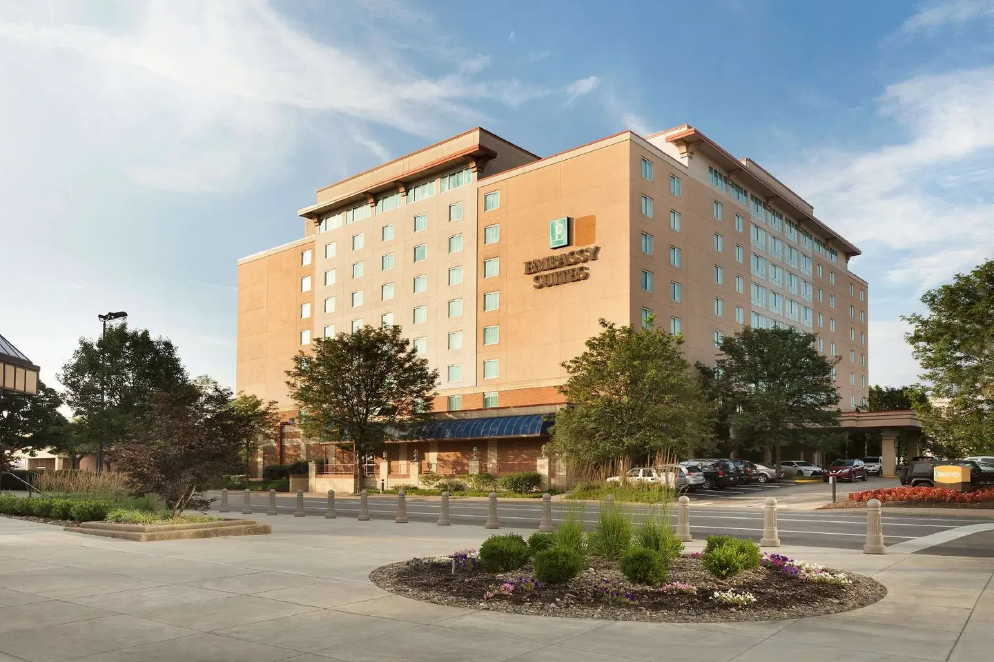 Embassy Suites by Hilton Charleston EXTERIOR