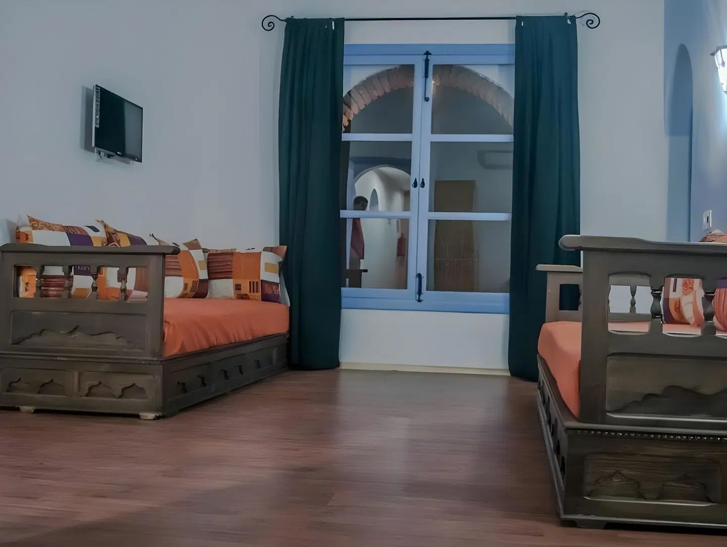 Alkhalifa ROOM_EXAMPLE