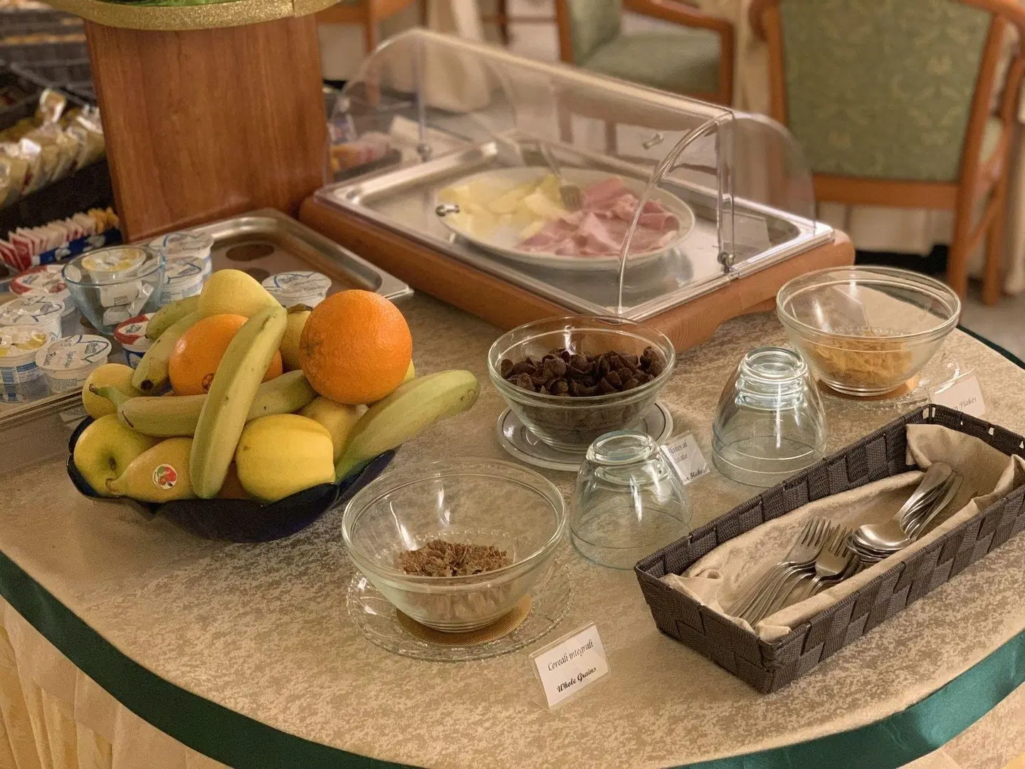 Savant Hotel Restaurant