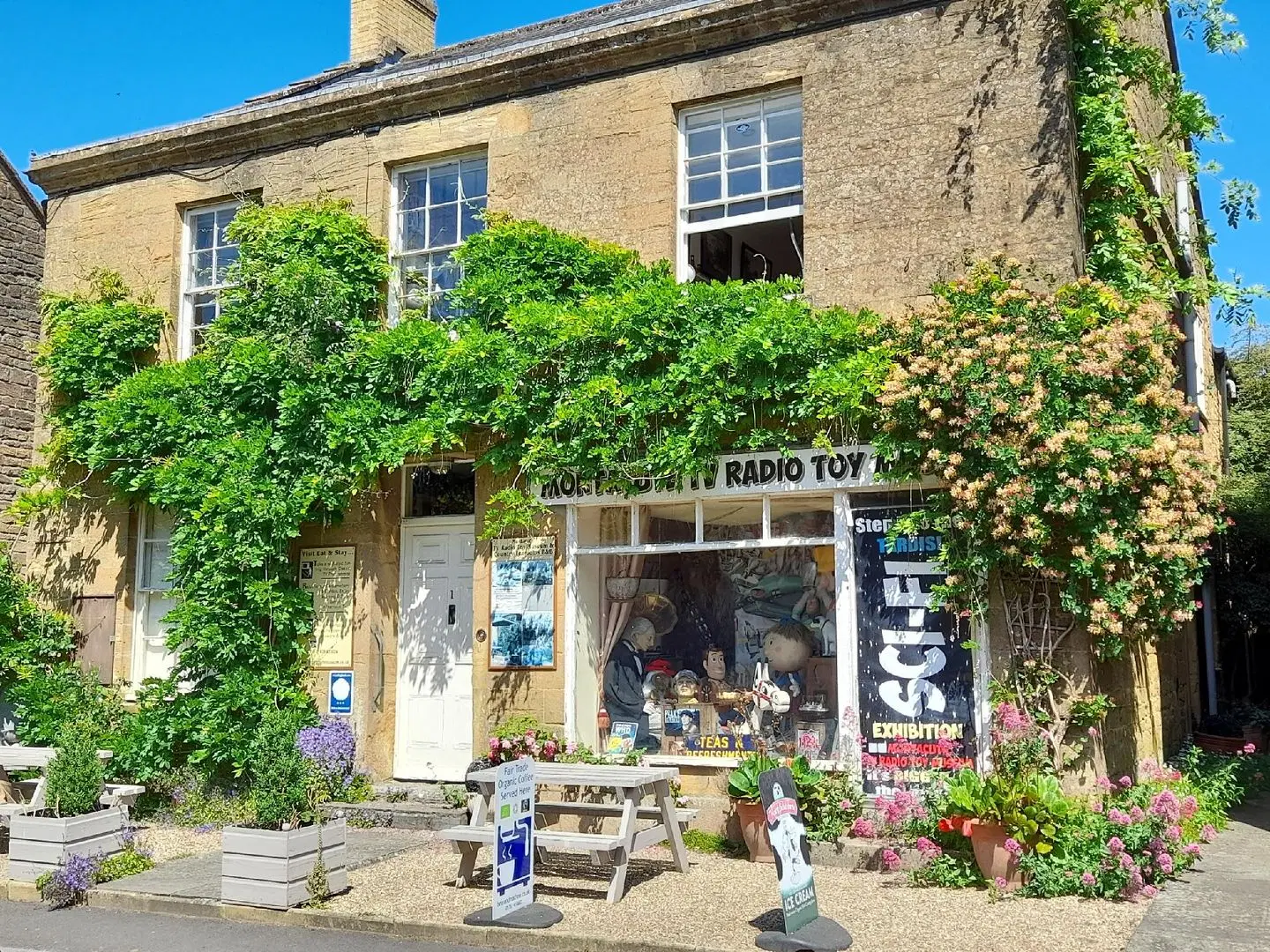 Montacute Country Tearooms B&B EXTERIOR