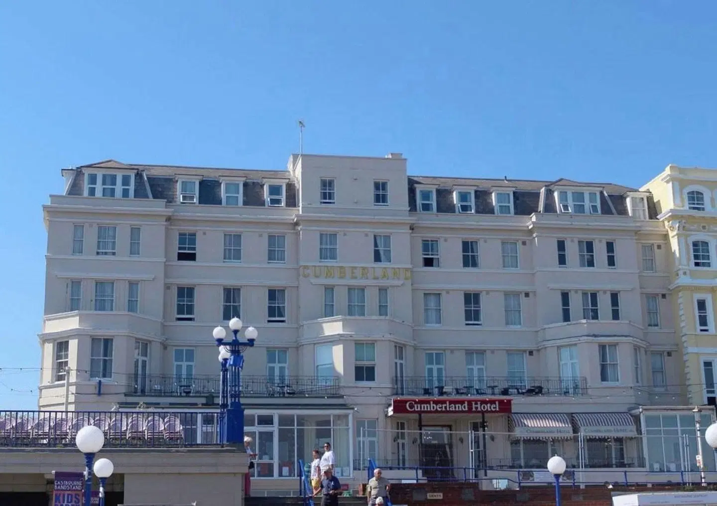 Cumberland Hotel EXTERIOR