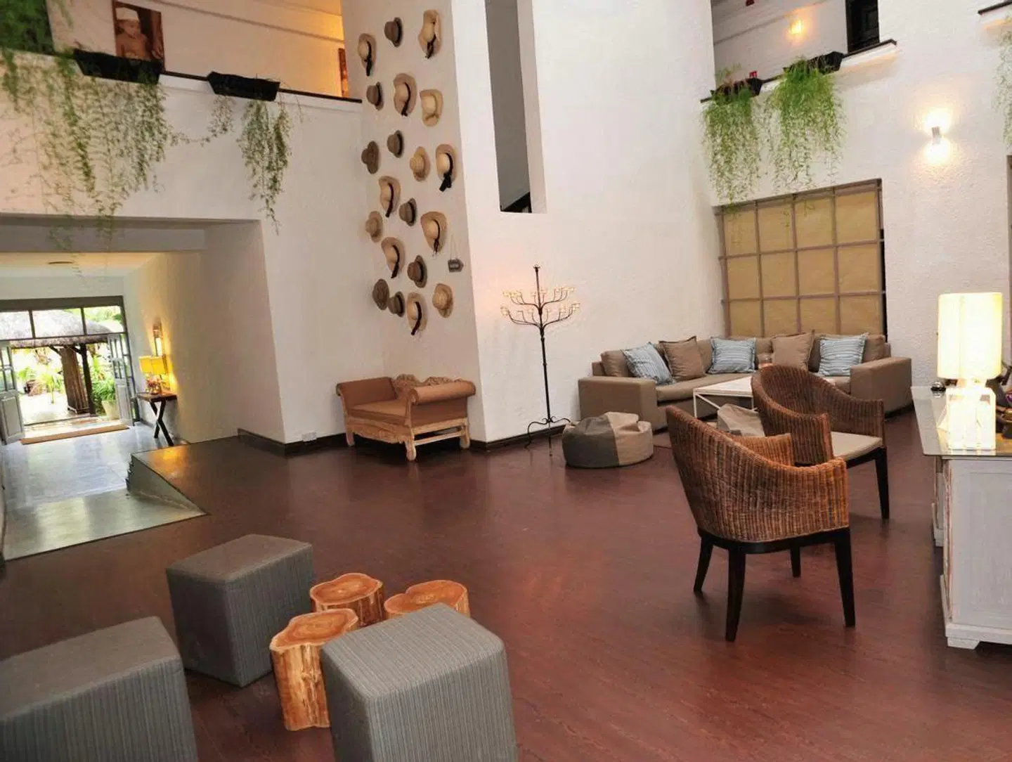 The Bay LOUNGE_LOBBY