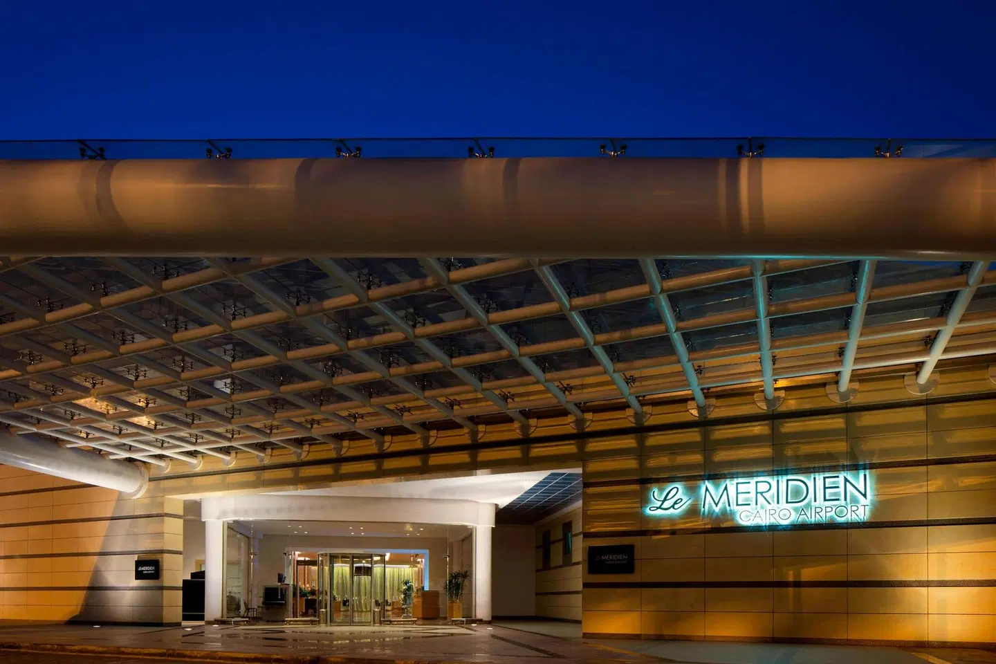 Le Méridien Cairo Airport EXTERIOR