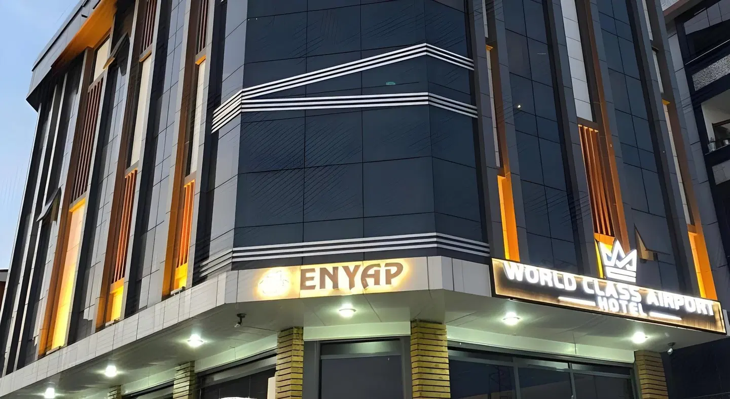 World Class Airport Hotel EXTERIOR