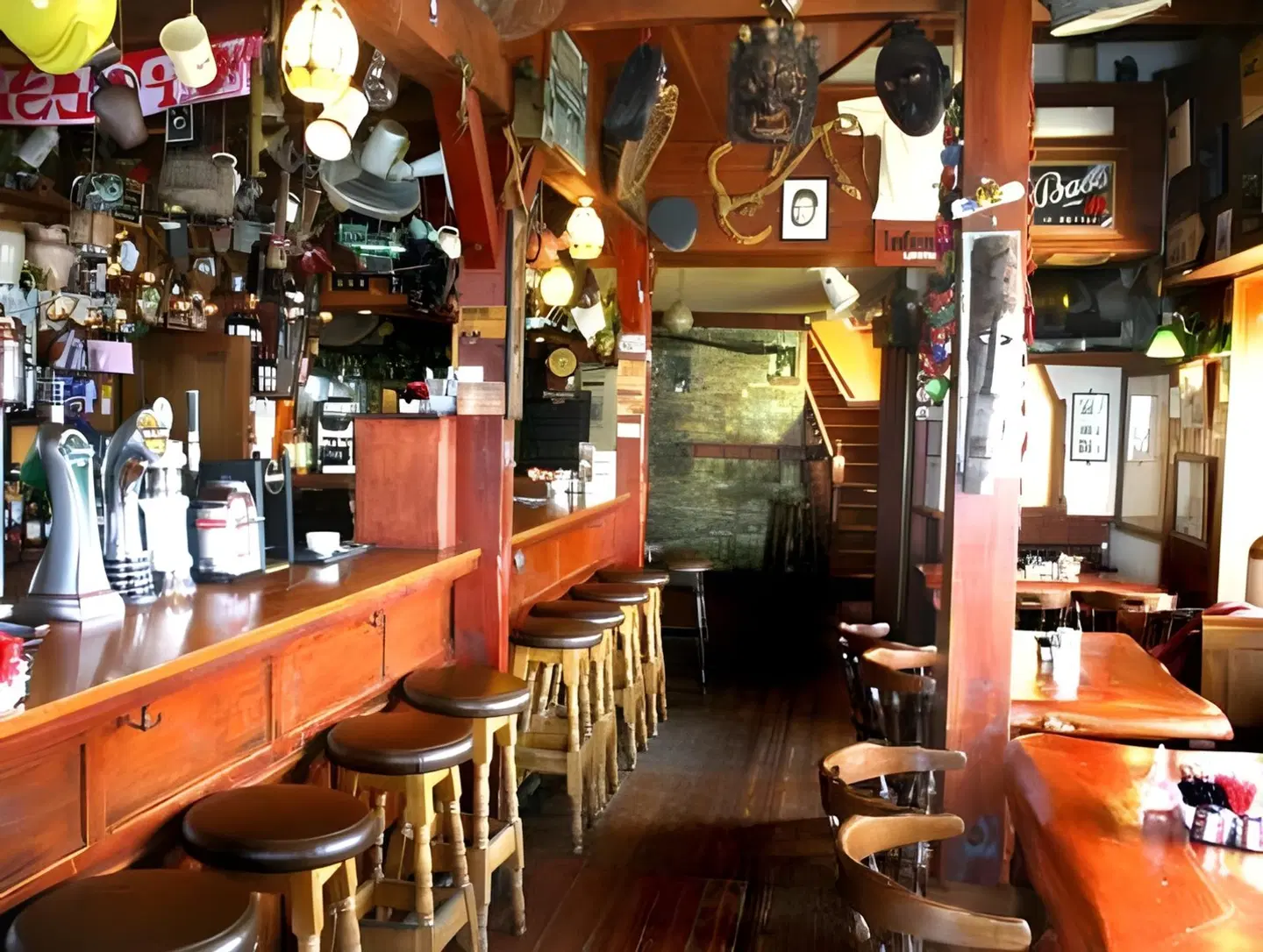 Maddens Bridge Bar, Restaurant & Guesthouse Bar