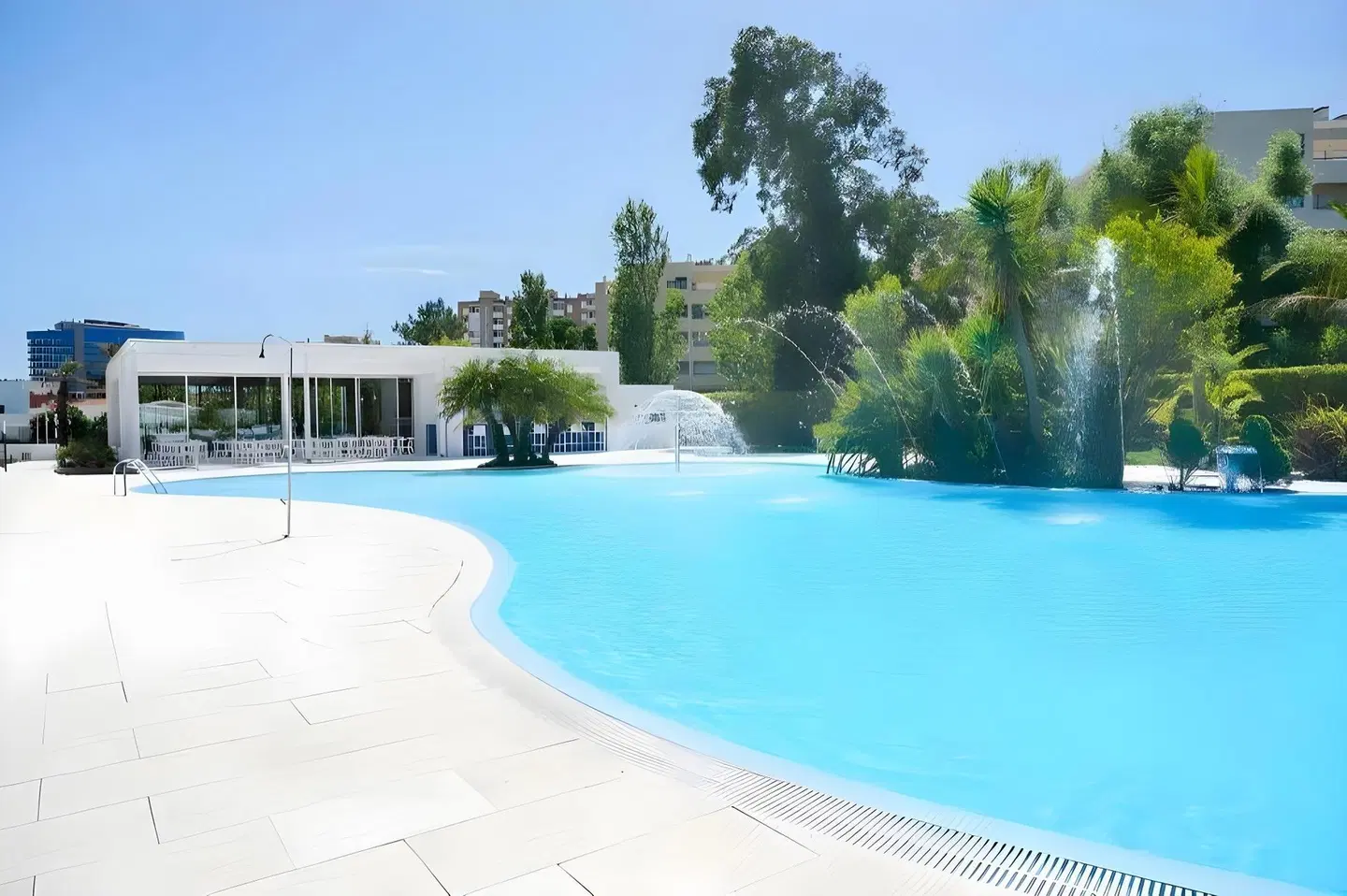Malibu Foz Hotel & Restaurant OUTDOOR_POOL