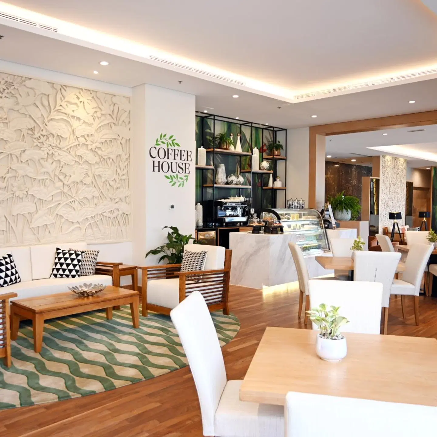 Park Apartments Dubai, an Edge By Rotana Hotel Bar
