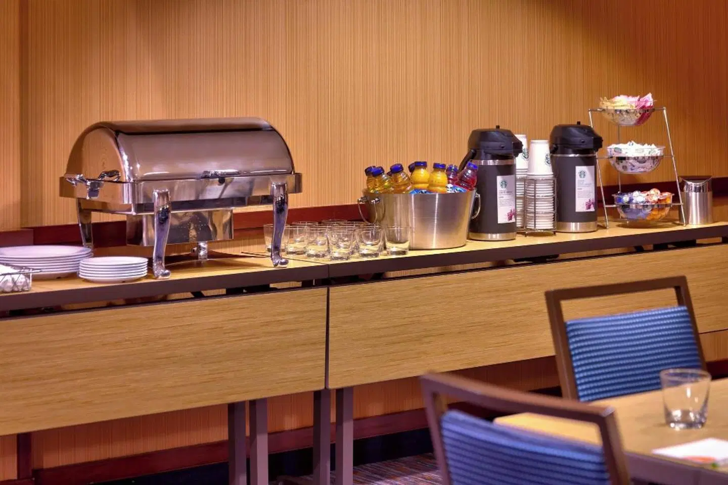 Courtyard by Marriott Kansas City Shawnee Bar