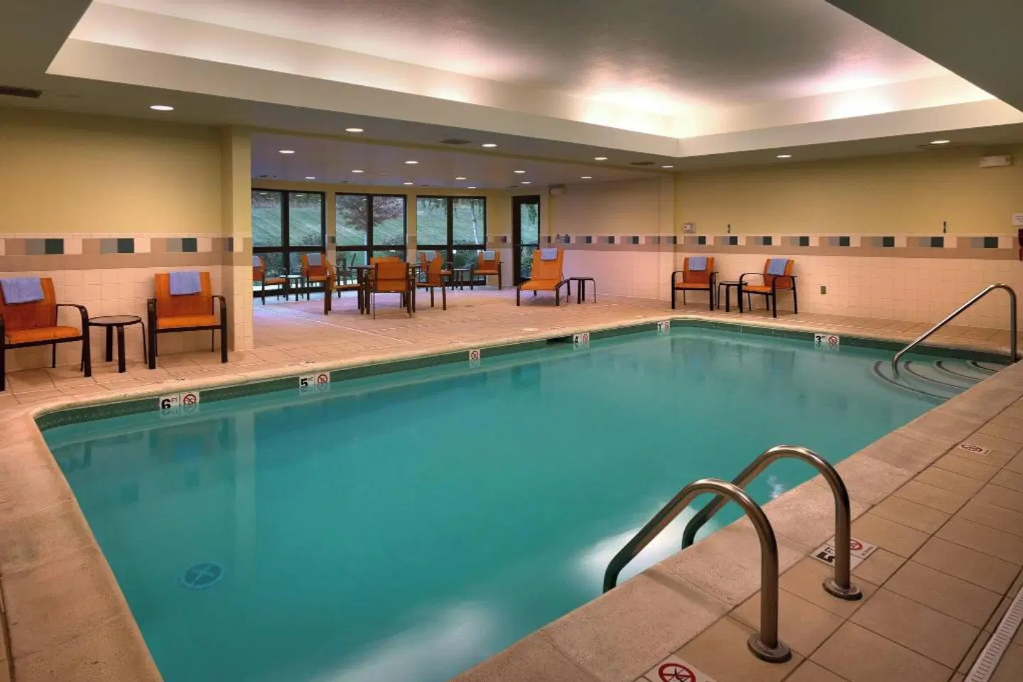 Courtyard by Marriott Kansas City Shawnee Hallenbad