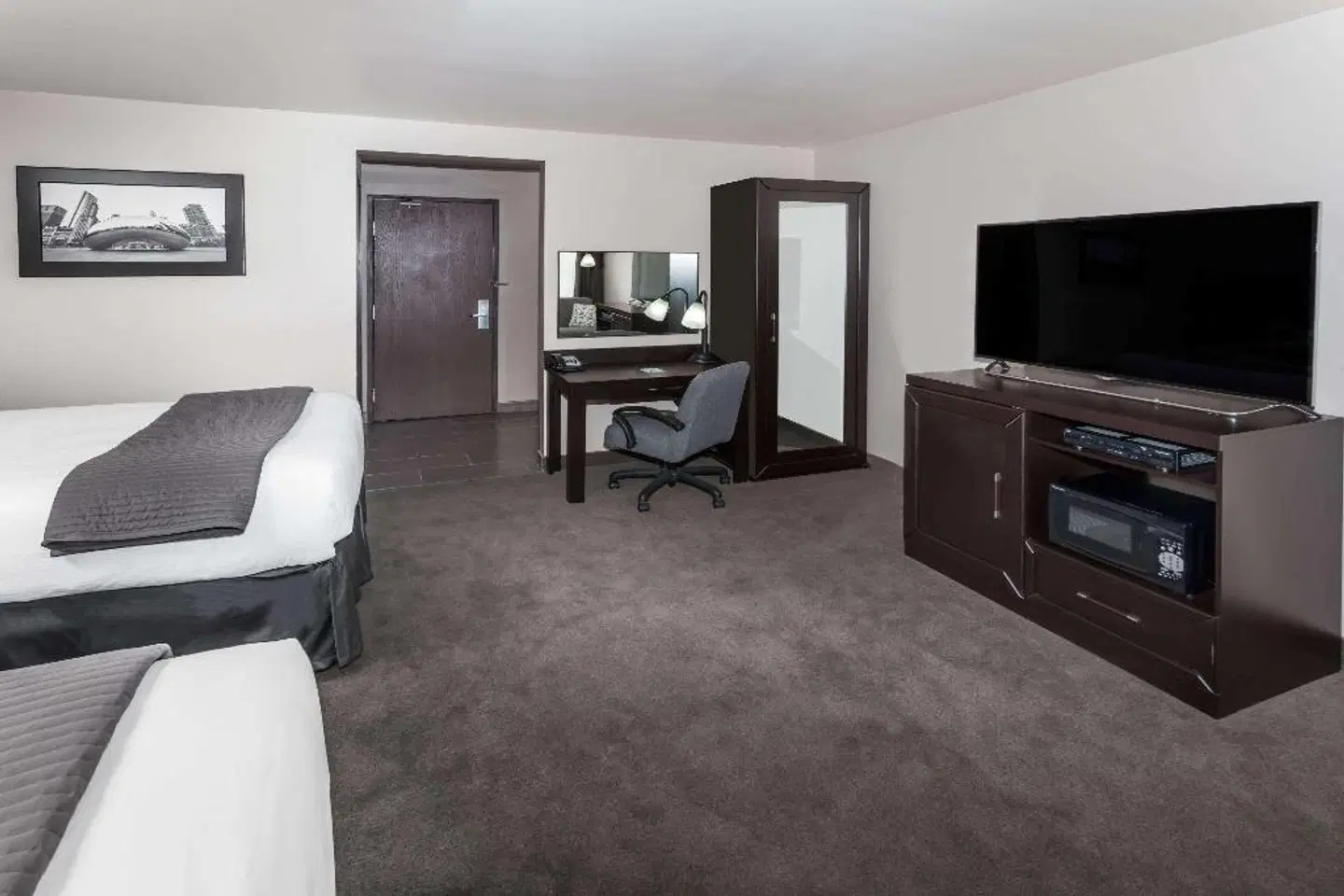 Baymont Inn & Suites Glenview ROOM_EXAMPLE