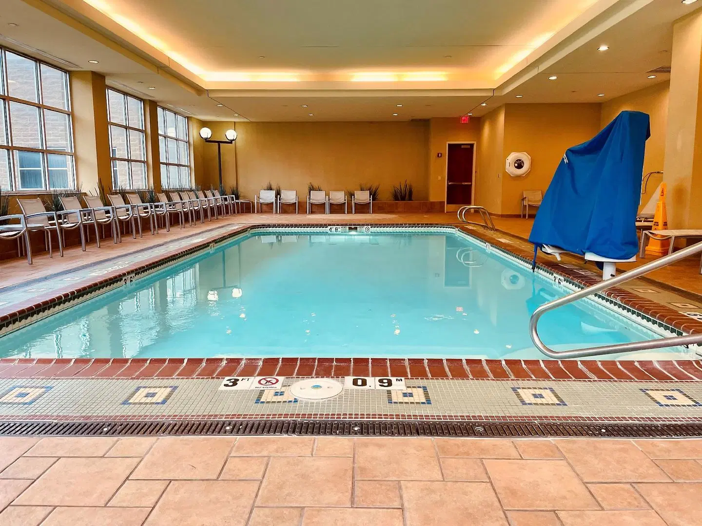 Hotel Topeka at City Center Hallenbad