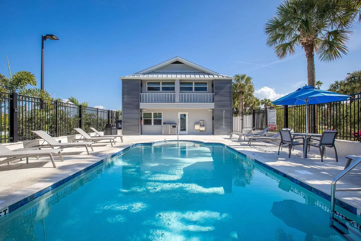 The Fold Hotel Indian Shores OUTDOOR_POOL