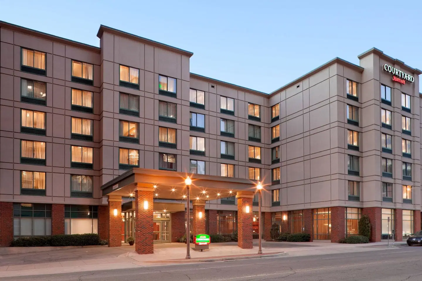 Courtyard by Marriott Birmingham Downtown at UAB EXTERIOR