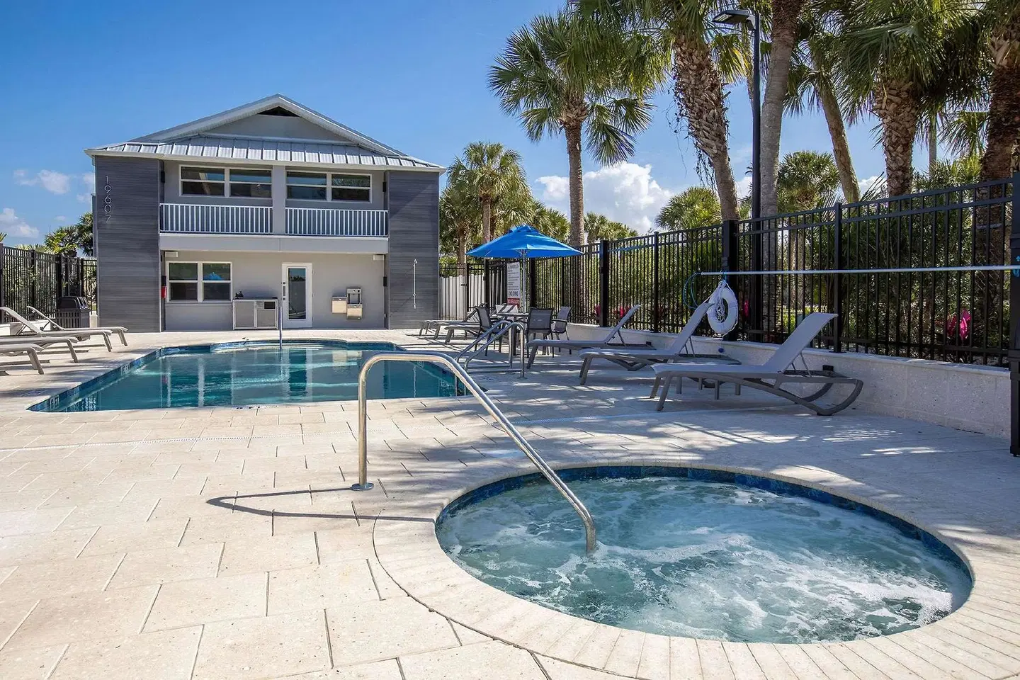 The Fold Hotel Indian Shores OUTDOOR_POOL