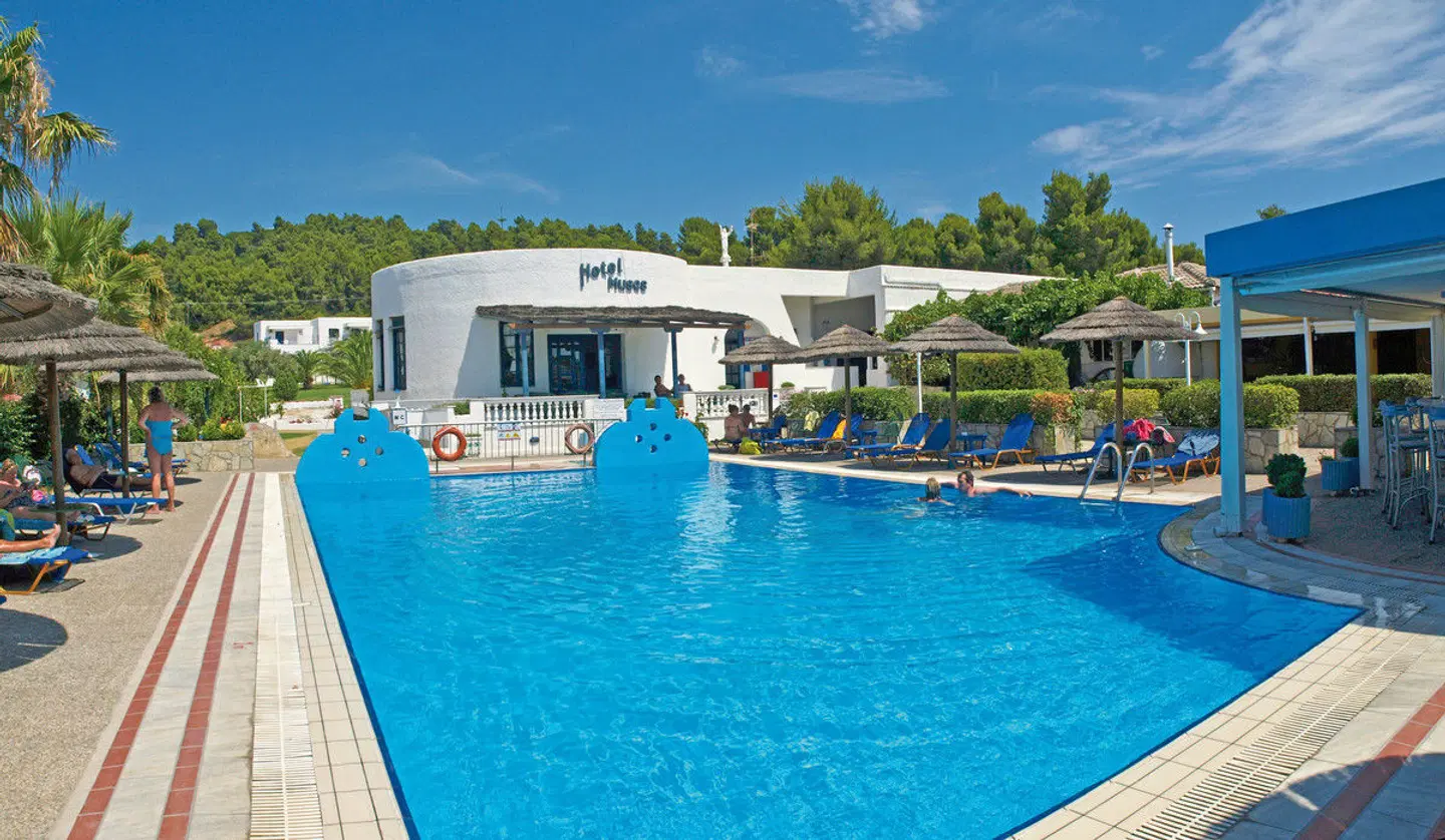 Muses OUTDOOR_POOL