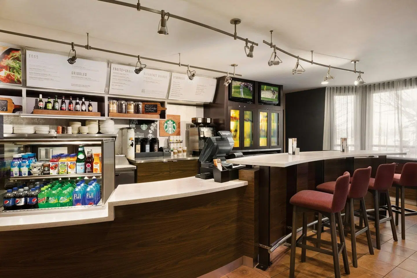 Courtyard by Marriott Topeka Bar