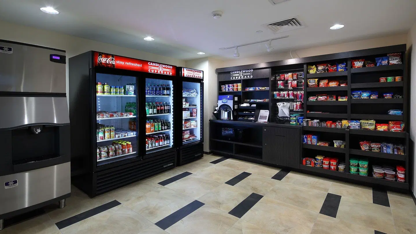 Candlewood Suites Newark South - University Area by IHG Bar